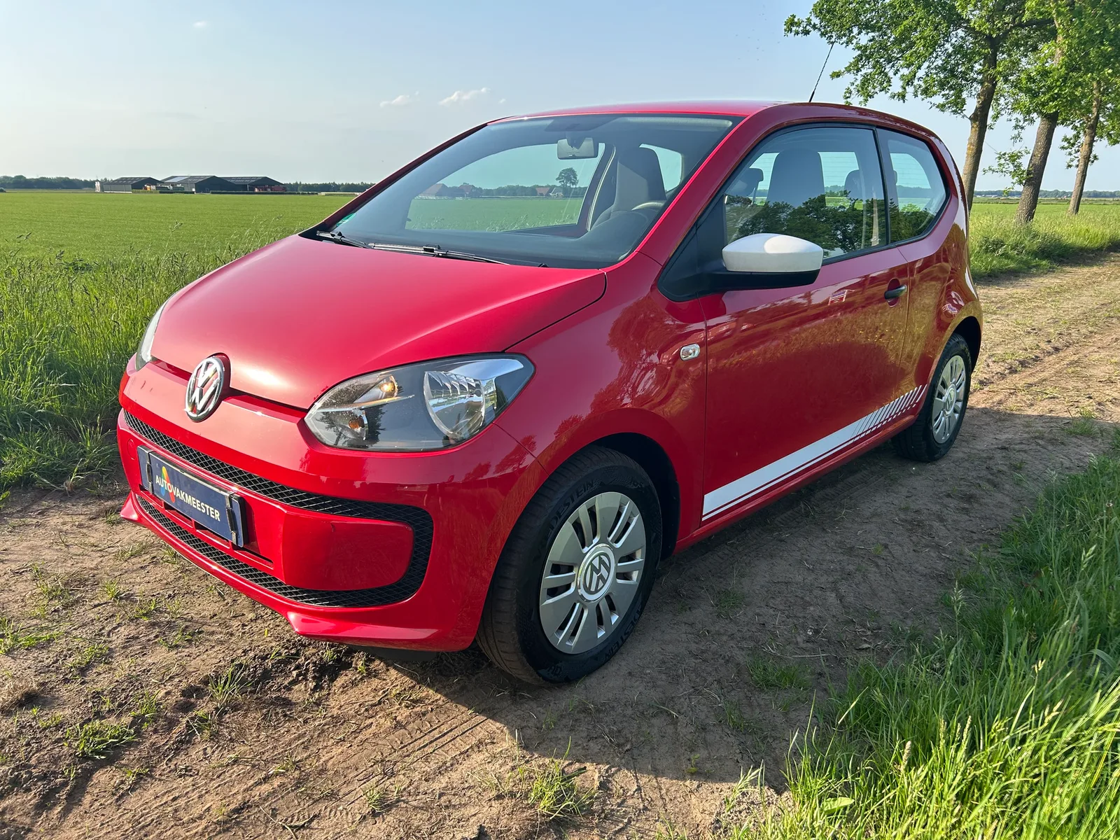 Volkswagen Up! (2012) — foto 1