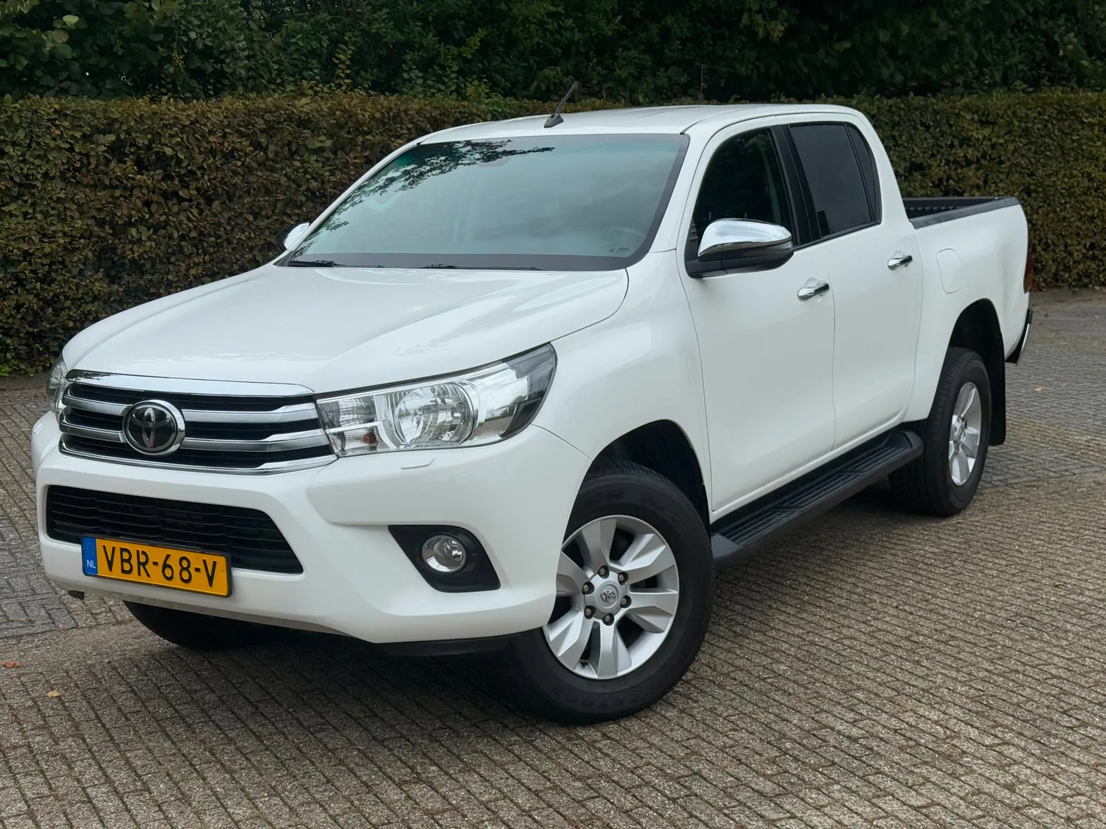 Toyota Hilux (2019) — foto 1