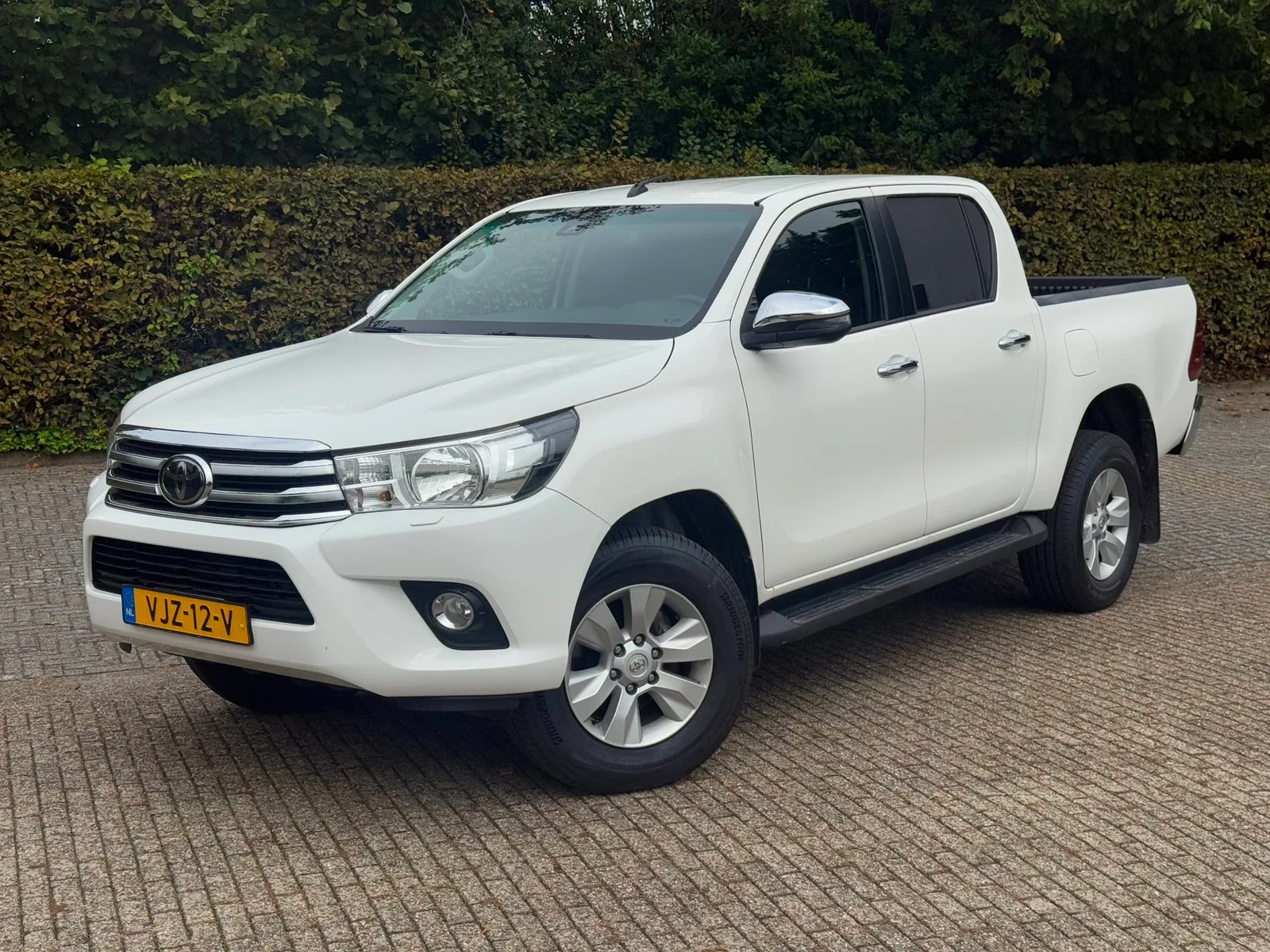 Toyota Hilux (2021) — foto 1