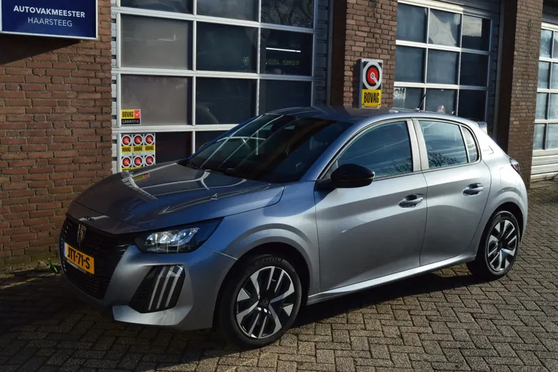 Peugeot 208 (2024)