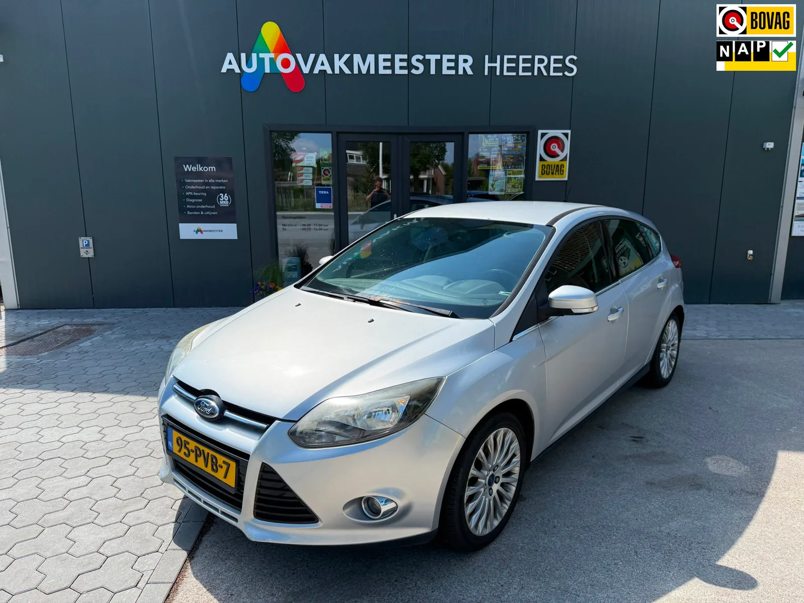 Ford Focus (2011) — foto 1