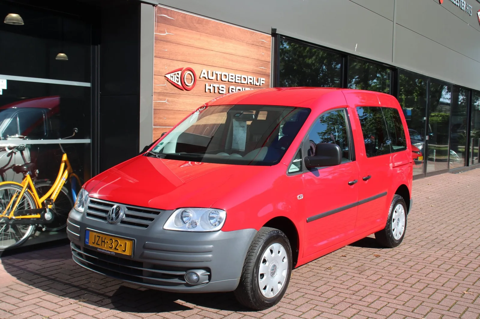 Volkswagen Caddy (2009) — foto 1