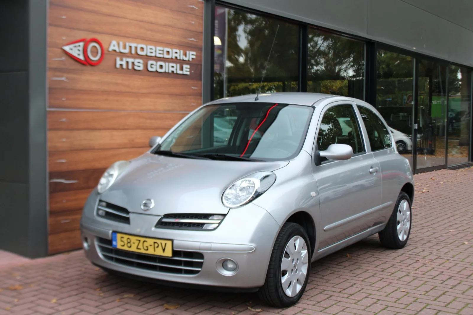 Nissan Micra (2008) — foto 1