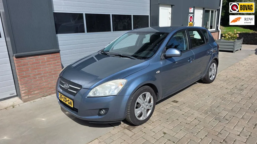 Kia Ceed (2007) — foto 1