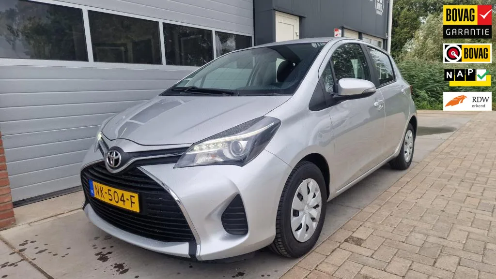 Toyota Yaris (2017) — foto 1
