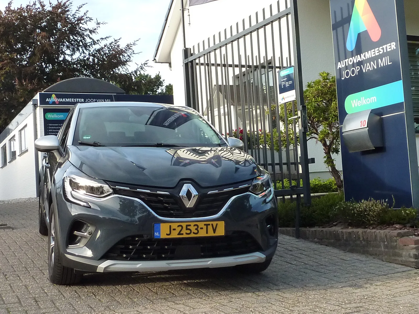 Renault Captur (2020) — foto 1