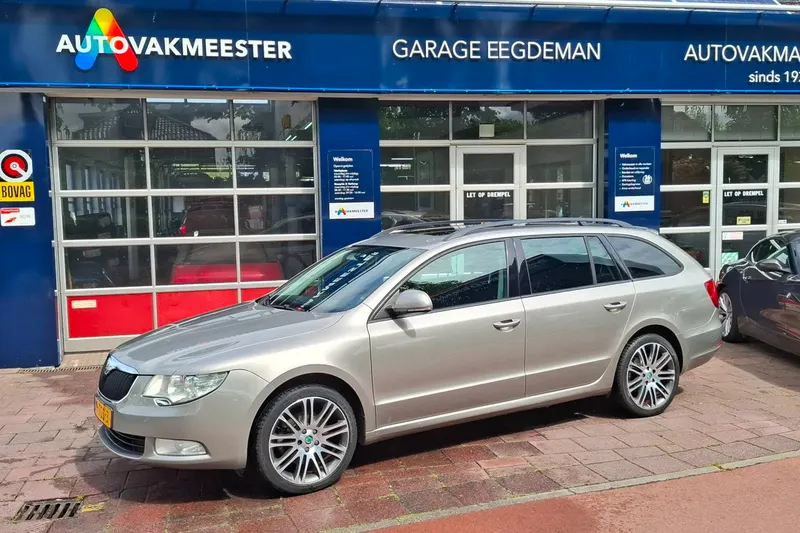 Škoda Superb (2012)
