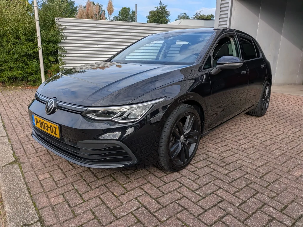 Volkswagen Golf (2020) — foto 1