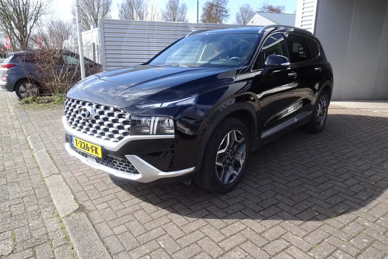 Hyundai Santa Fe (2023)