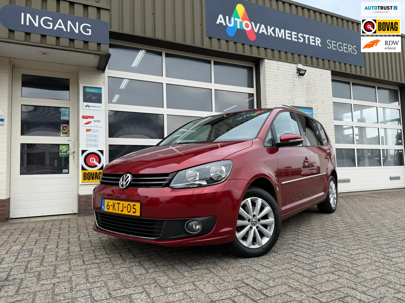 Volkswagen Touran (2011) — foto 1