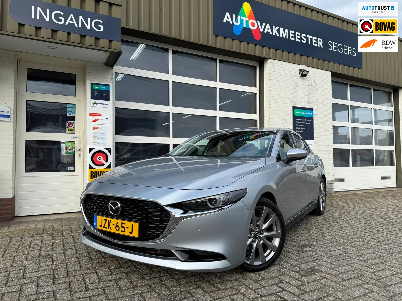Mazda 3 (2022) — foto 1