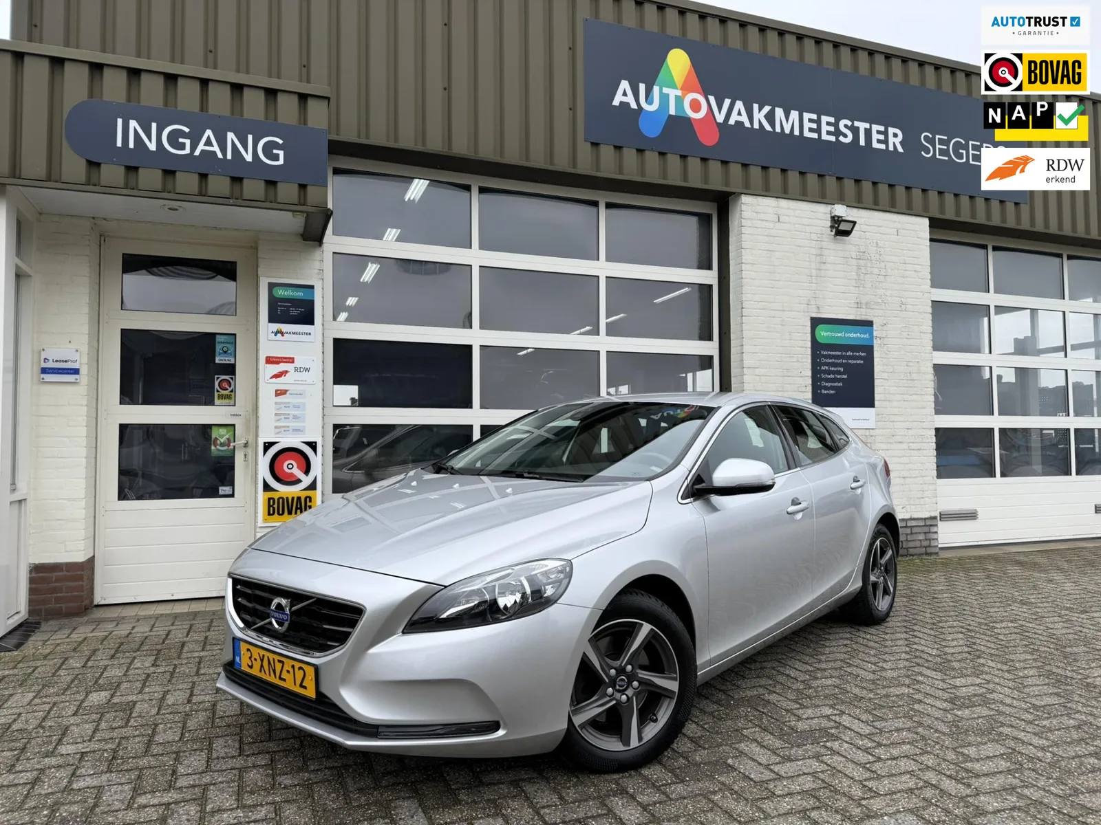 Volvo V40 (2014) — foto 1