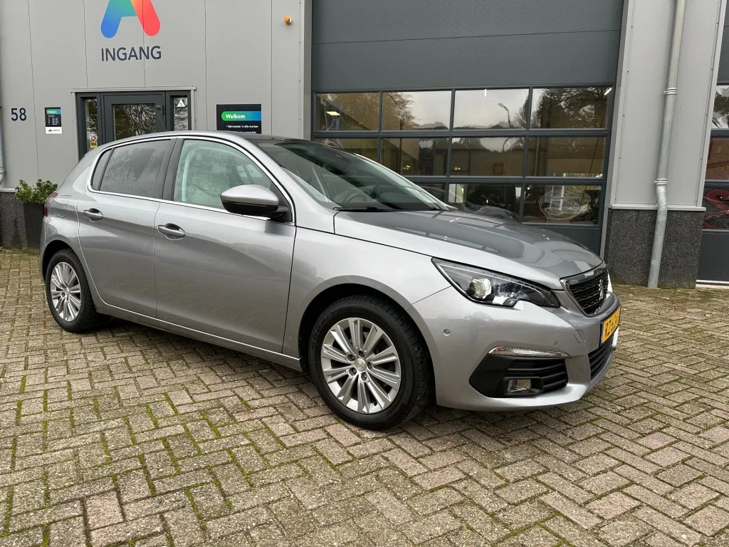 Peugeot 308 (2018) — foto 1