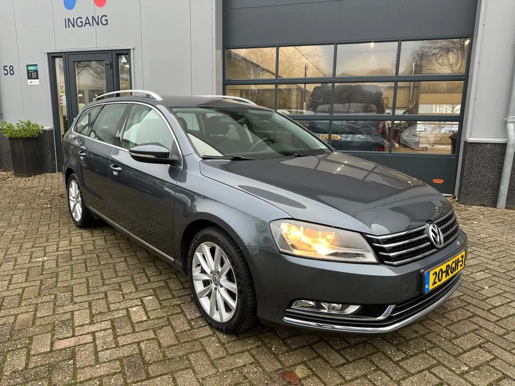 Volkswagen Passat (2011) — foto 1