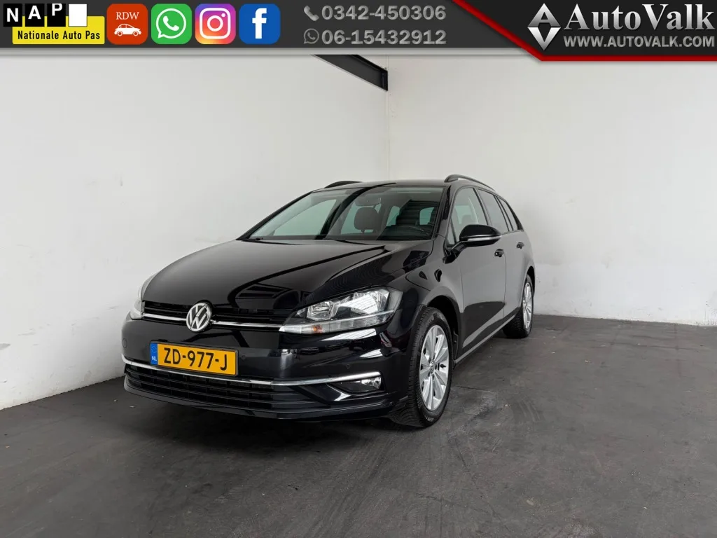 Volkswagen Golf (2019) — foto 1