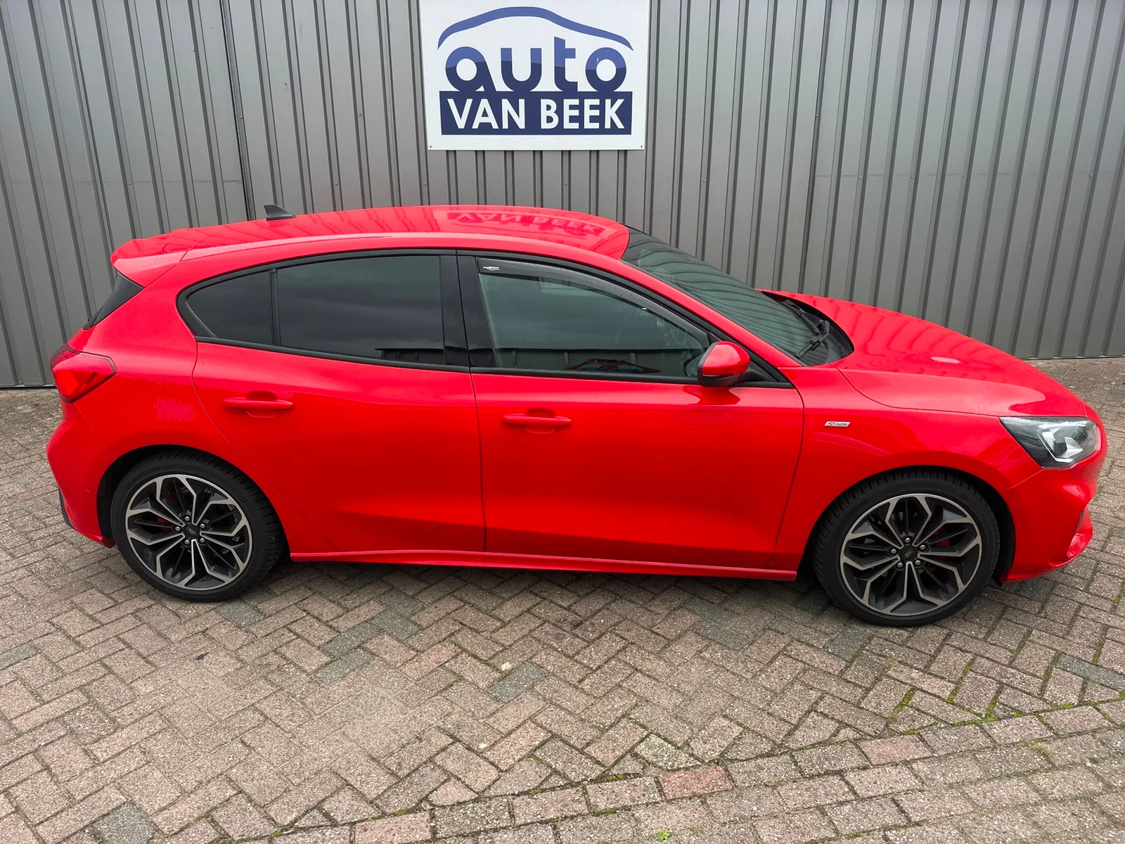 Ford Focus (2021) — foto 1
