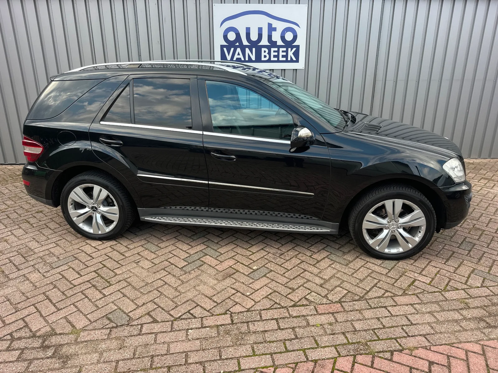 Mercedes-Benz ML-Klasse (2009) — foto 1