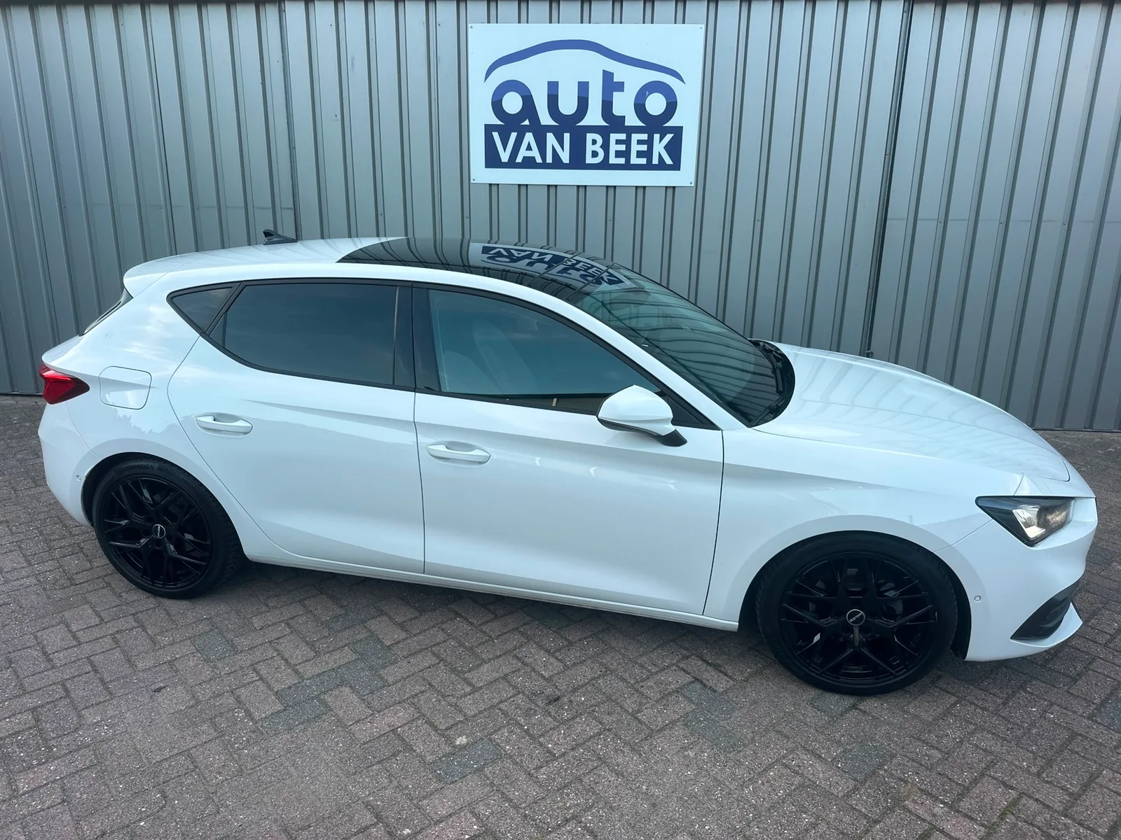 SEAT Leon (2023) — foto 1