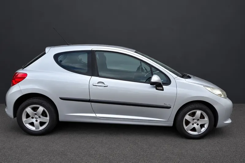 Peugeot 207 (2009)
