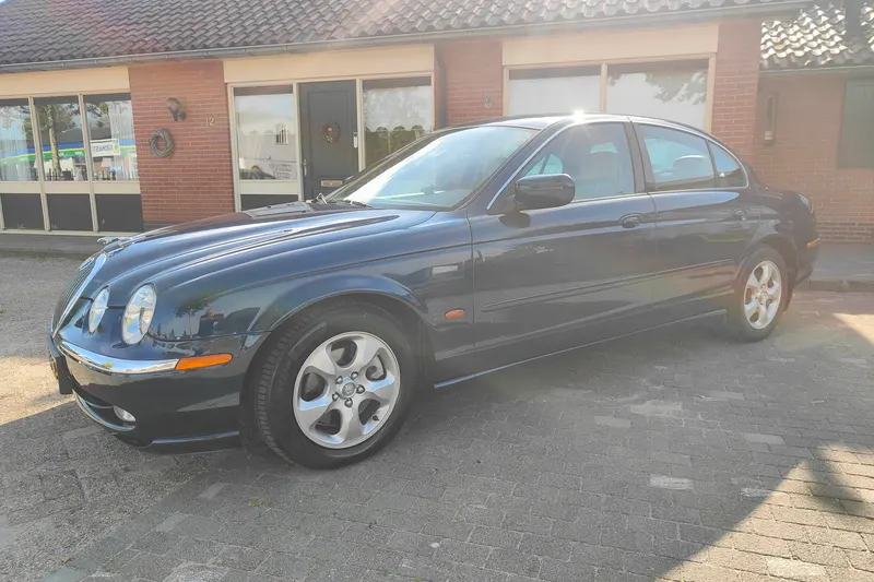 Jaguar S-Type (2000)