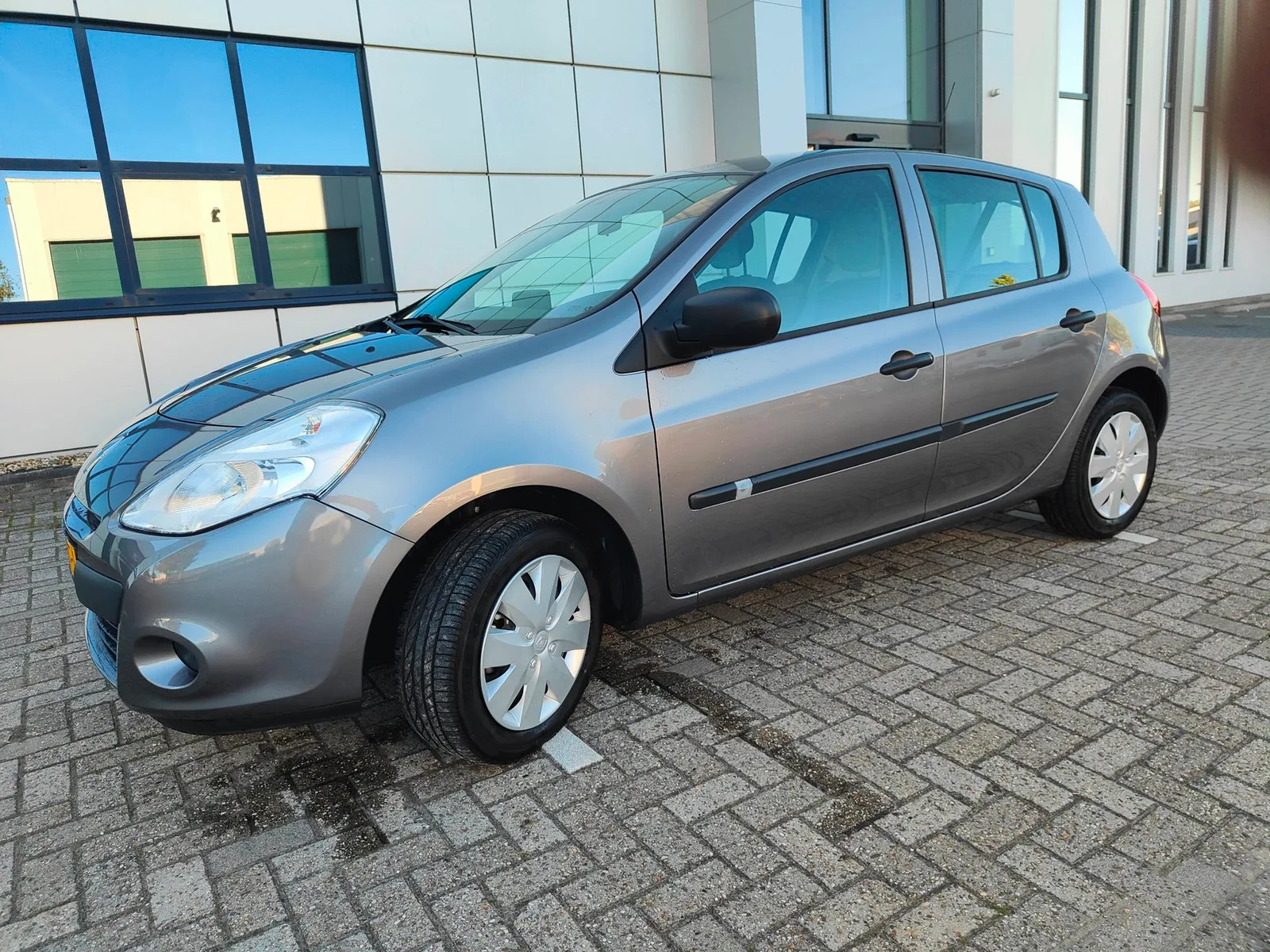 Renault Clio (2009) — foto 1