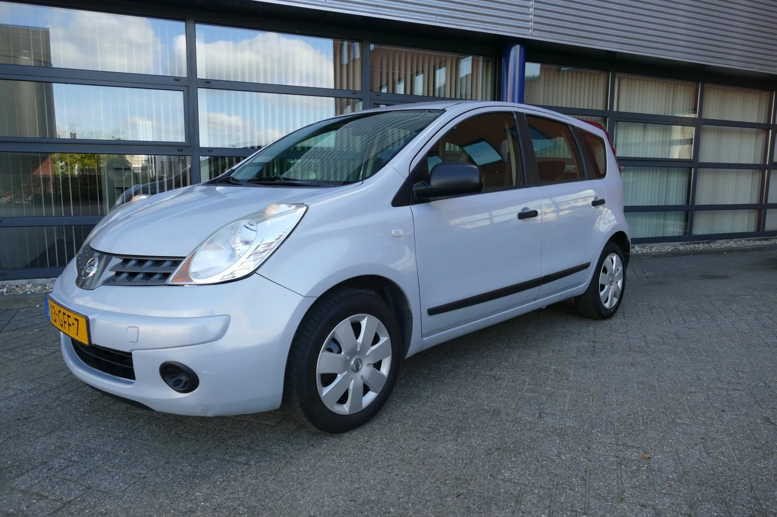 Nissan Note (2008) — foto 1