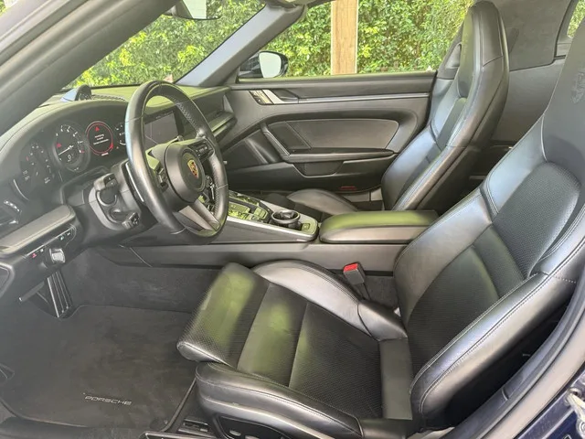 Porsche 911 (2021) — foto 1