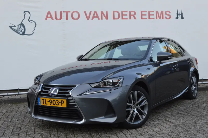 Lexus IS (2018)