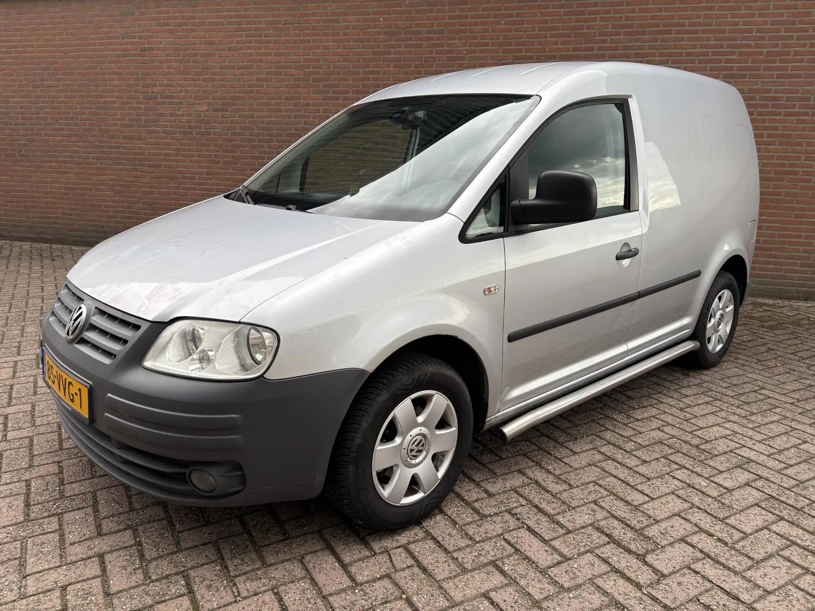 Volkswagen Caddy (2008) — foto 1