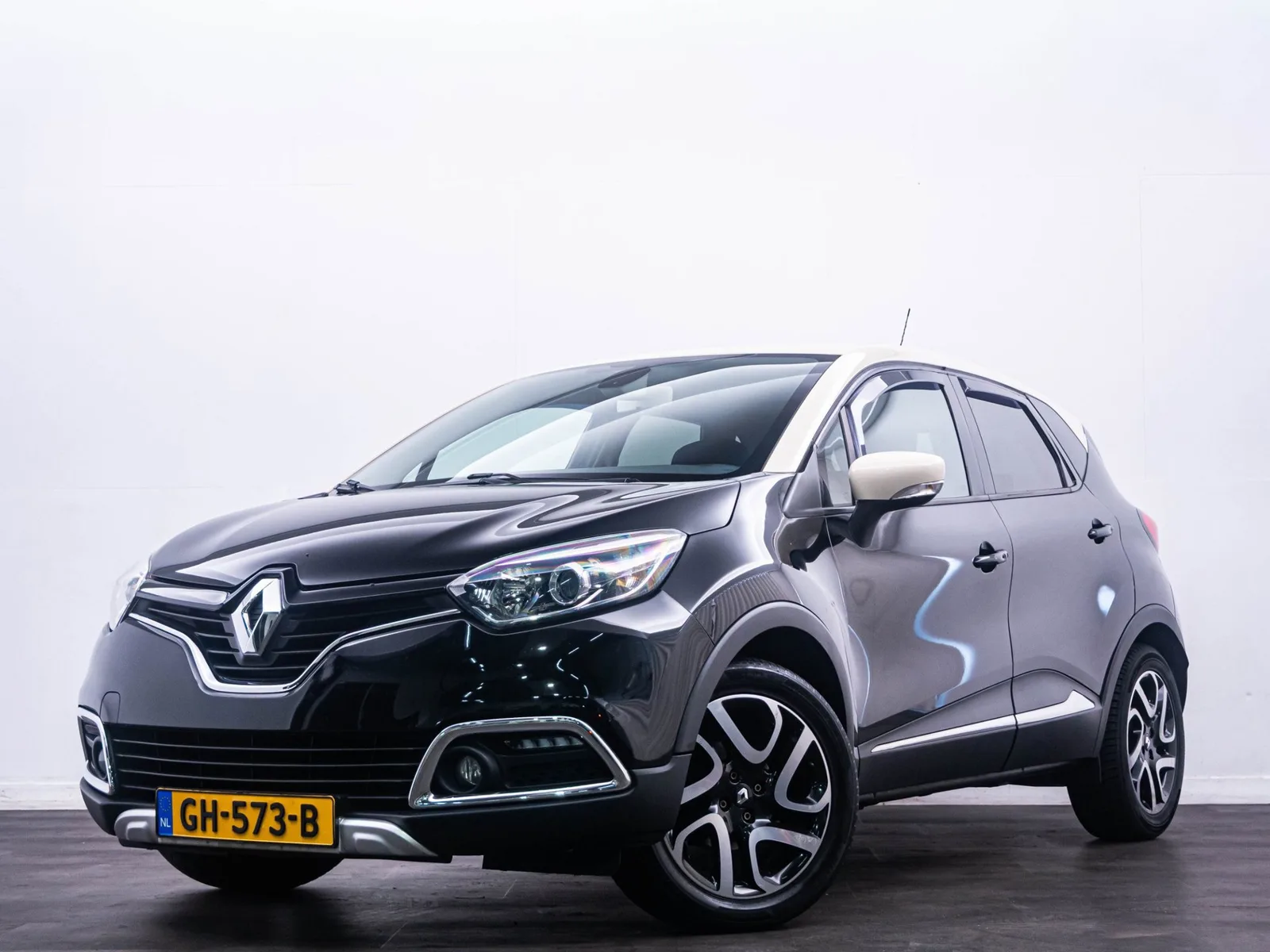 Renault Captur (2015) — foto 1
