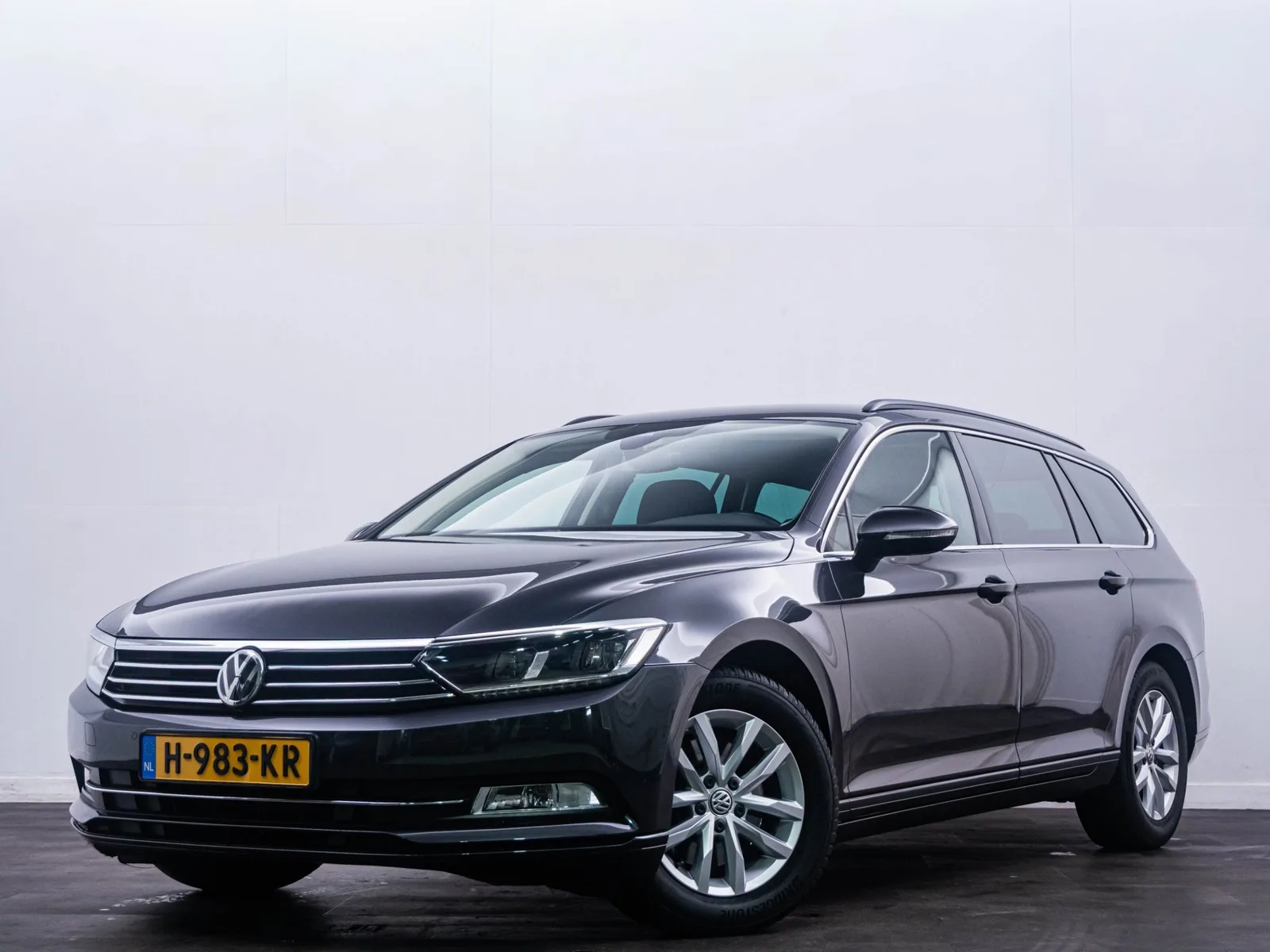 Volkswagen Passat (2018) — foto 1