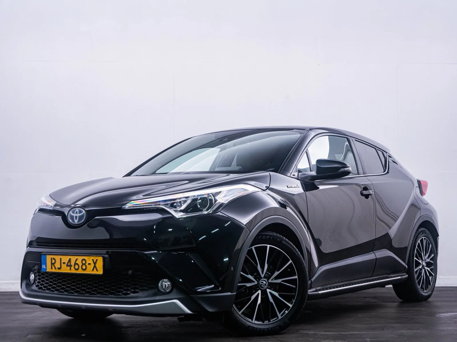 Toyota C-HR (2018) — foto 1