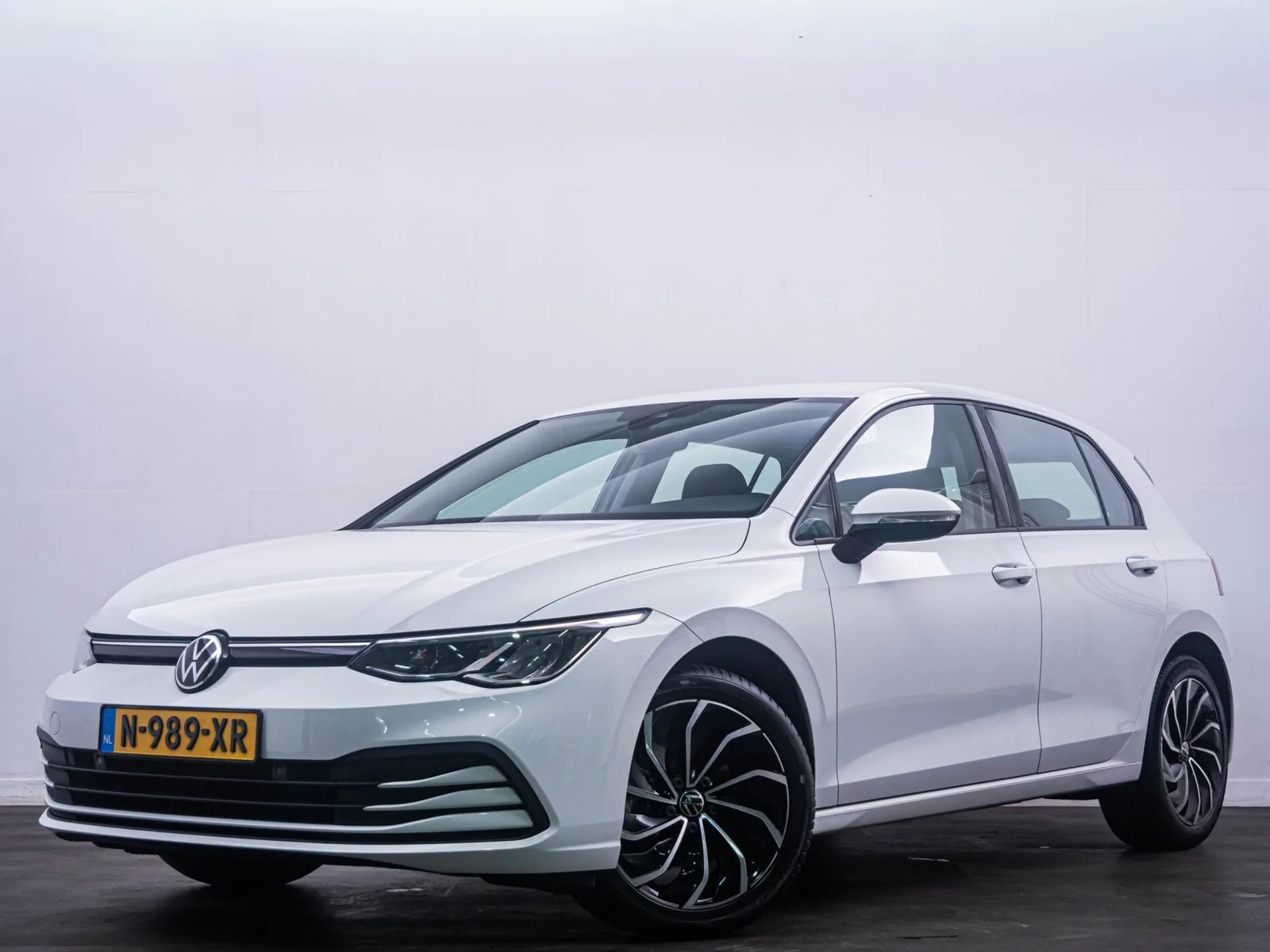 Volkswagen Golf (2021) — foto 1