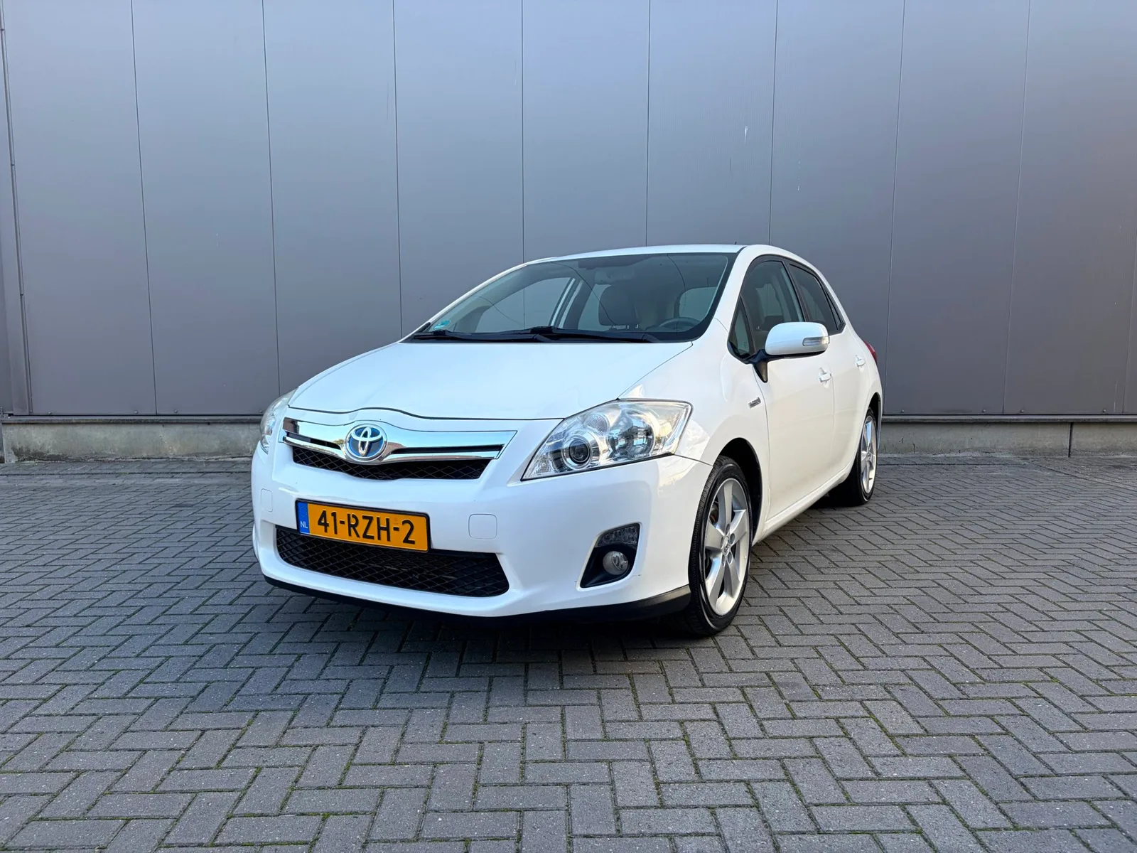 Toyota Auris (2011) — foto 1