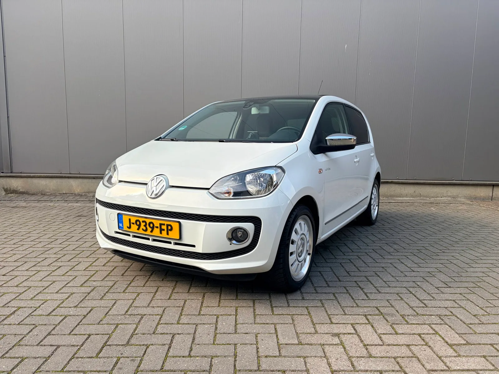 Volkswagen Up! (2013) — foto 1