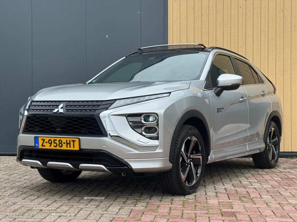 Mitsubishi Eclipse Cross (2022) — foto 1