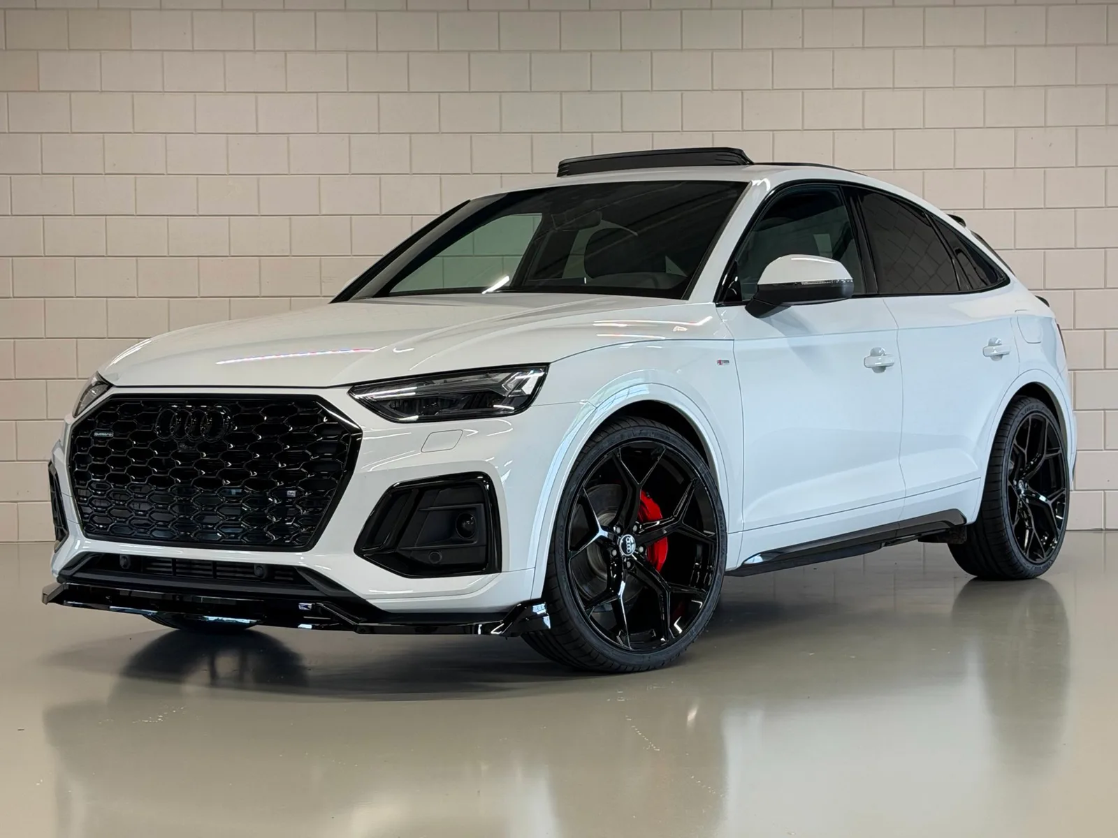 Audi Q5 Sportback (2023) — foto 1