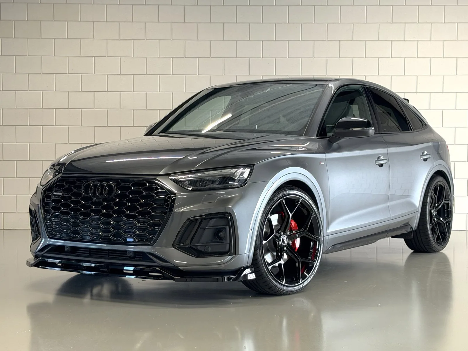 Audi Q5 Sportback (2023) — foto 1