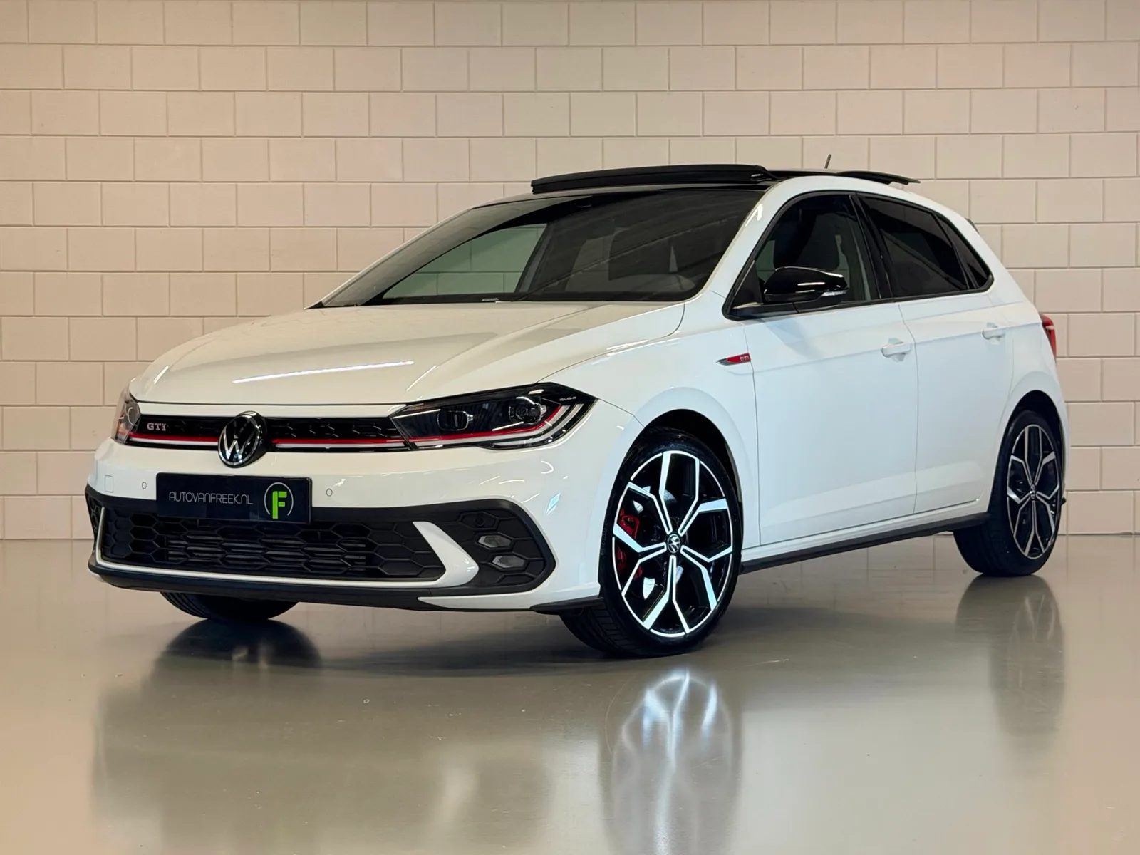 Volkswagen Polo (2023) — foto 1