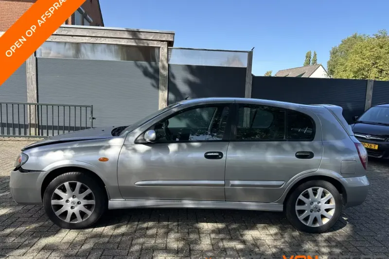 Nissan Almera (2002)