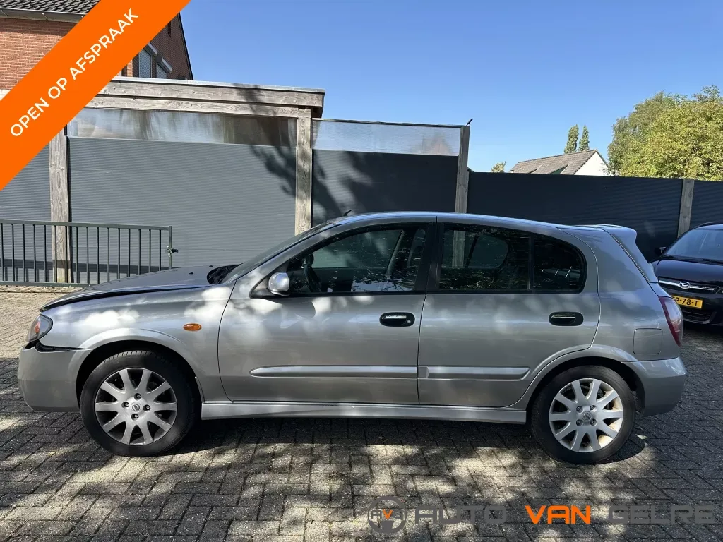 Nissan Almera (2002) — foto 1
