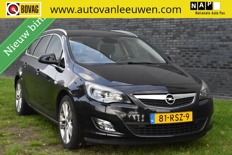 Opel Astra Sports Tourer (2011)