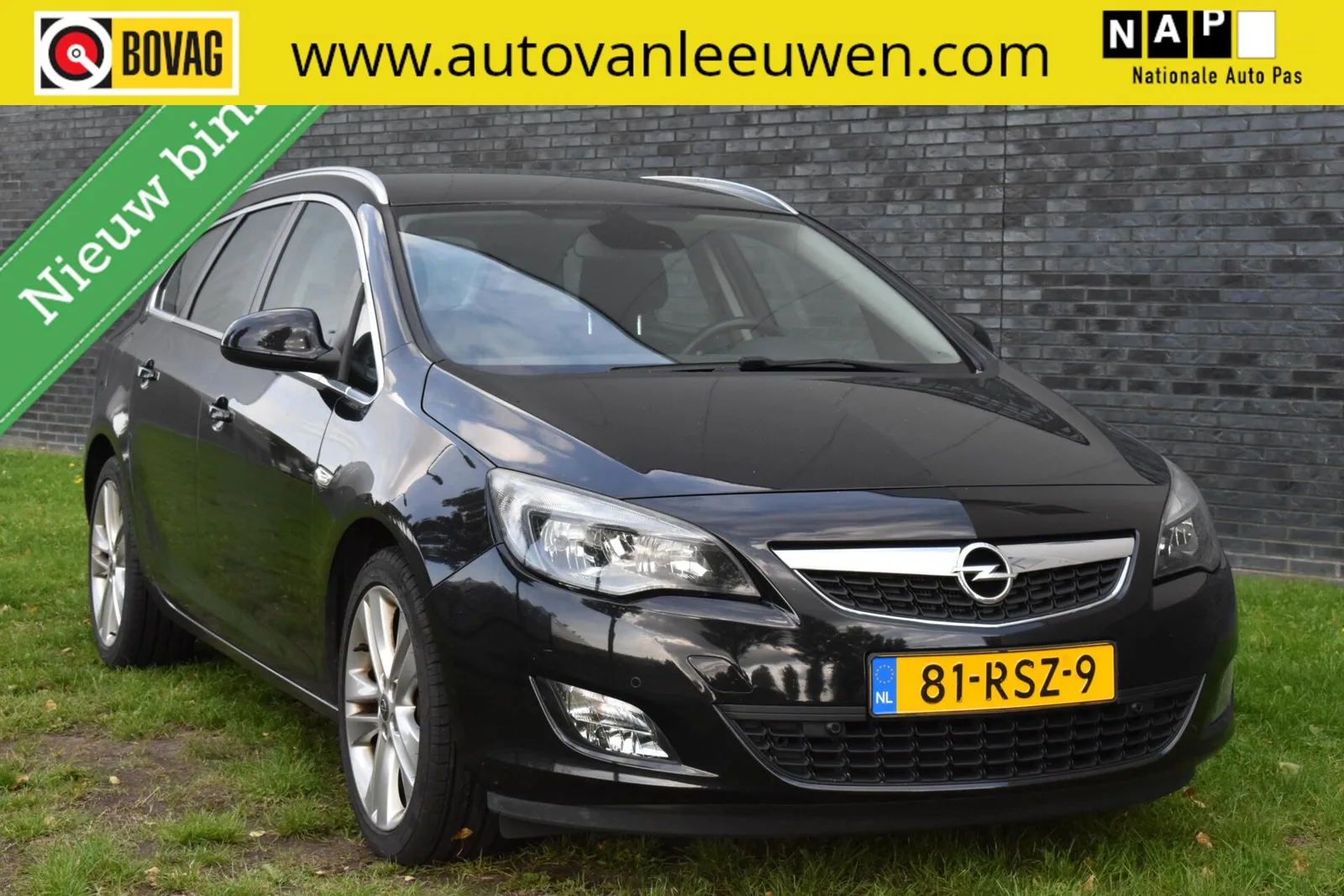 Opel Astra Sports Tourer (2011) — foto 1
