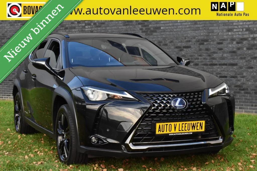 Lexus UX (2021) — foto 1