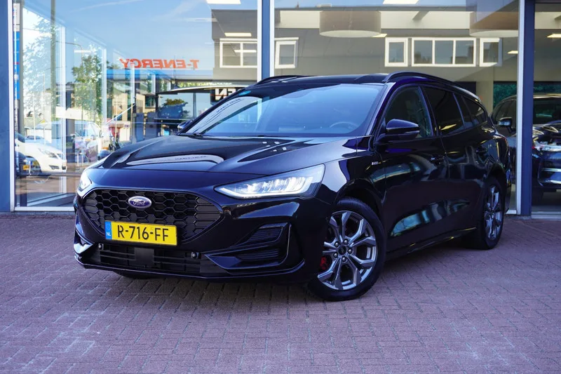 Ford Focus (2022) — foto 1