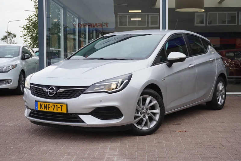 Opel Astra (2020) — foto 1