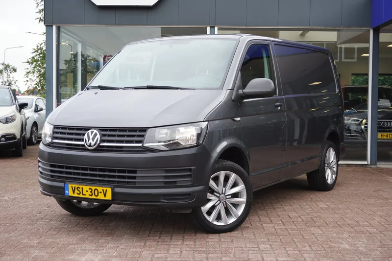 Volkswagen Transporter (2017) — foto 1