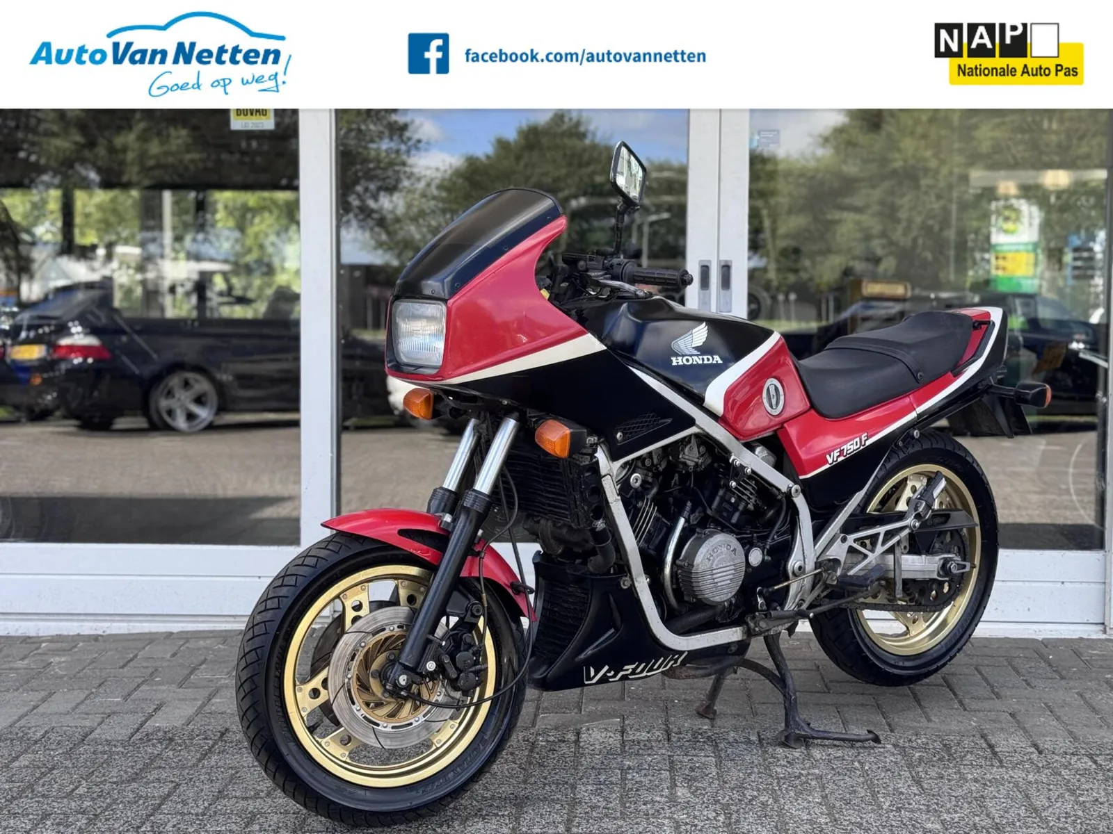 Honda VF (1982) — foto 1