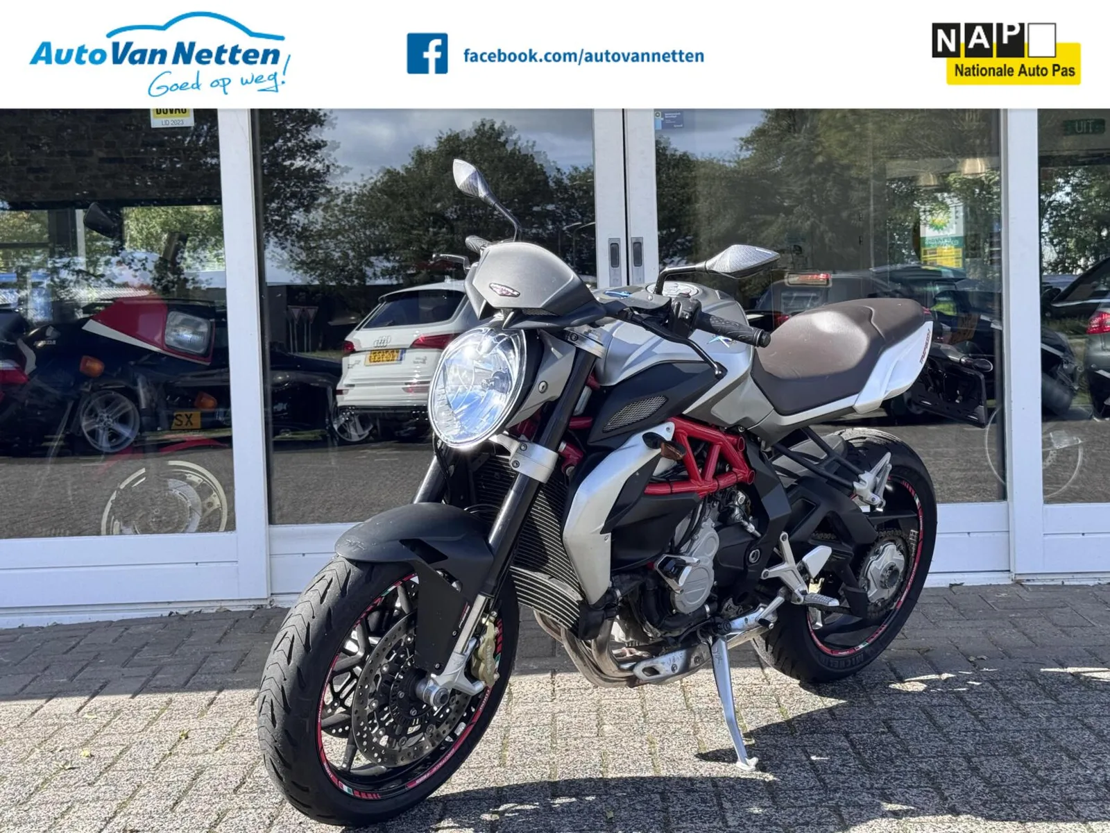 MV Agusta Brutale 800 (2014) — foto 1