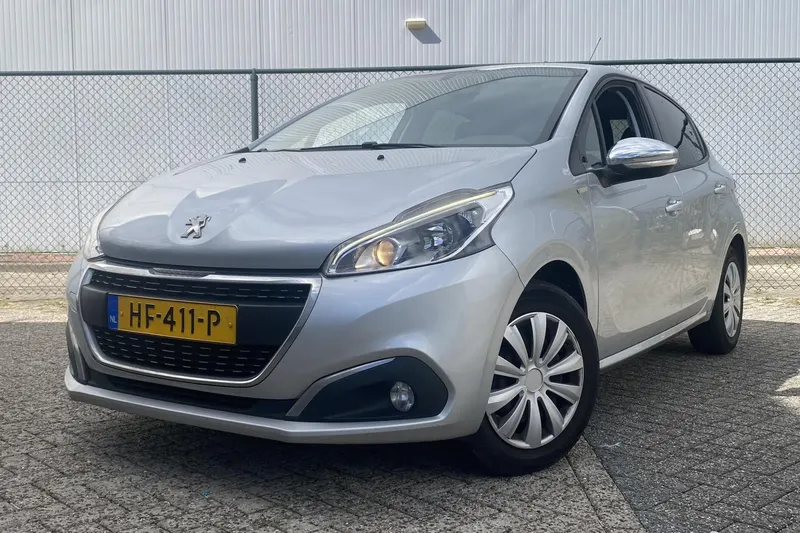 Peugeot 208 (2015)